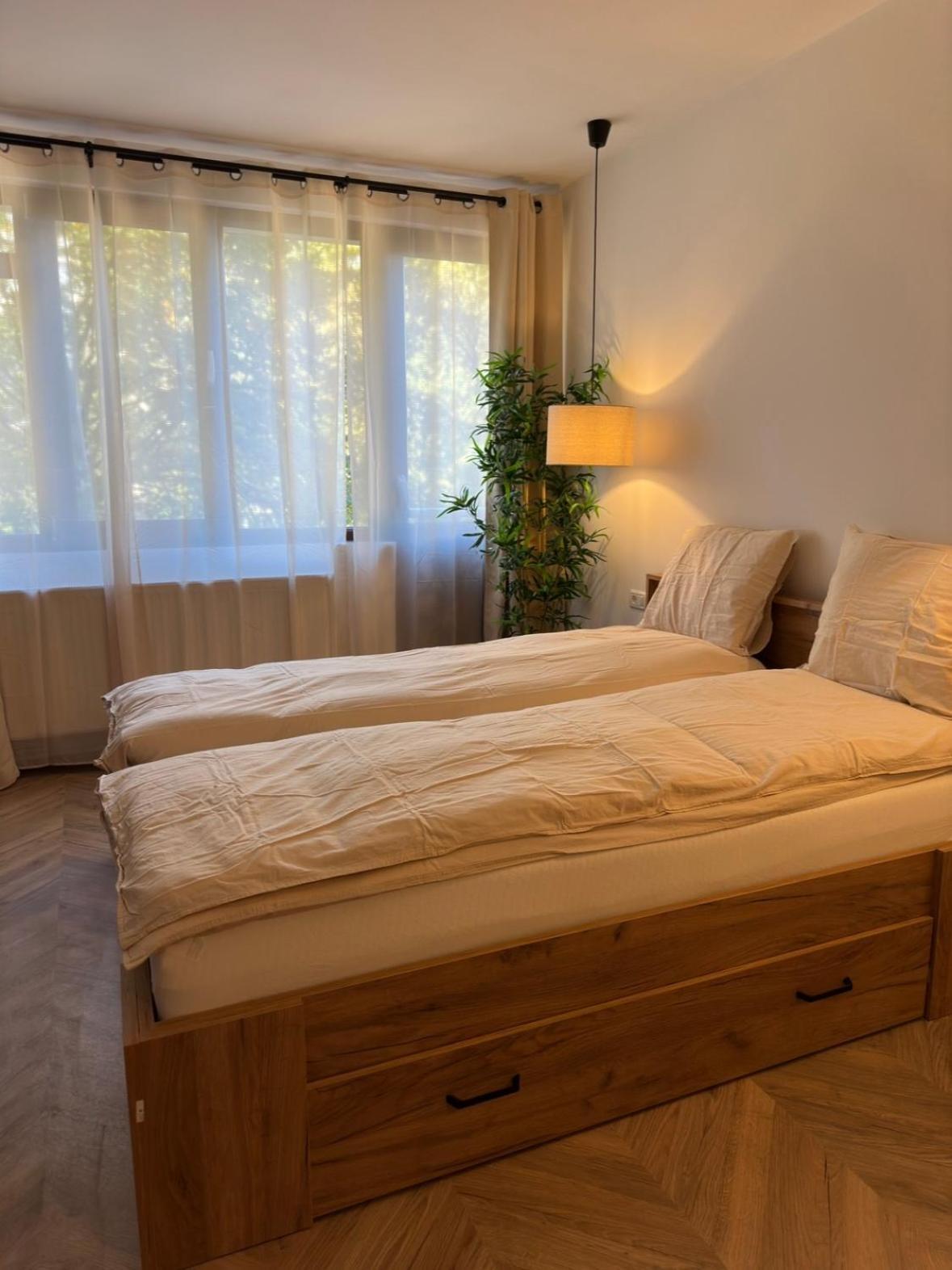 One Room Apartment- Self Check-In 24H Resicabánya Kültér fotó